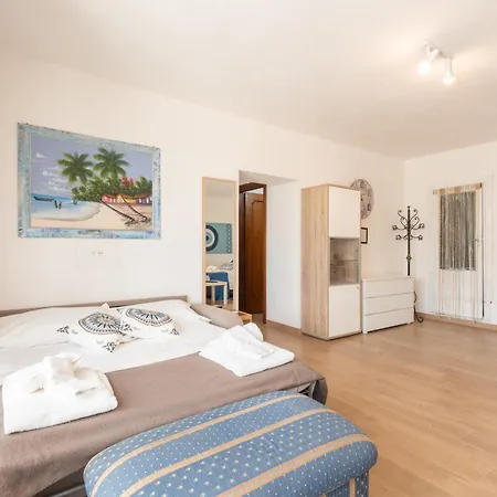 Antonella's House - Santorini Apartment
